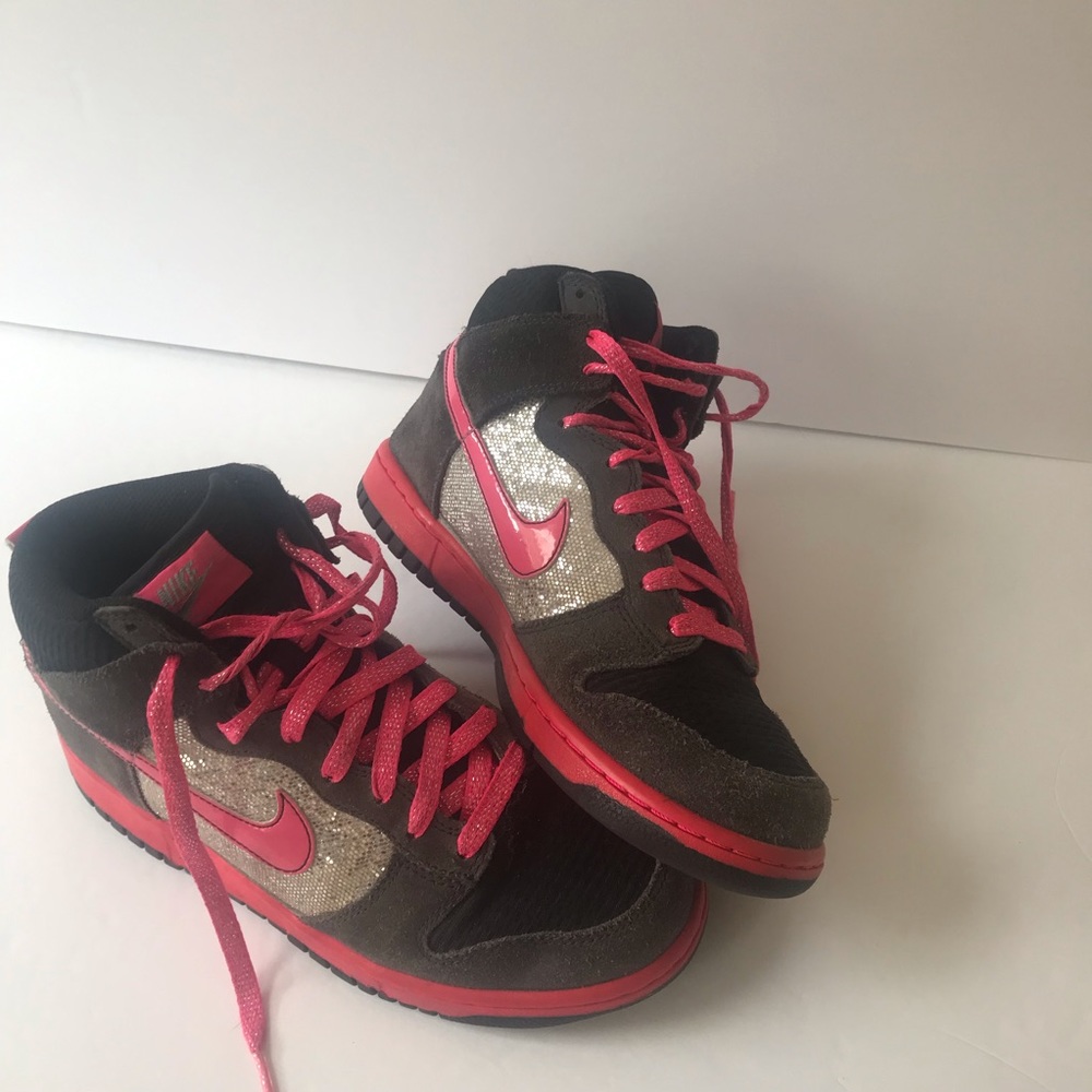 Nike‎ black, pink & silver shoes